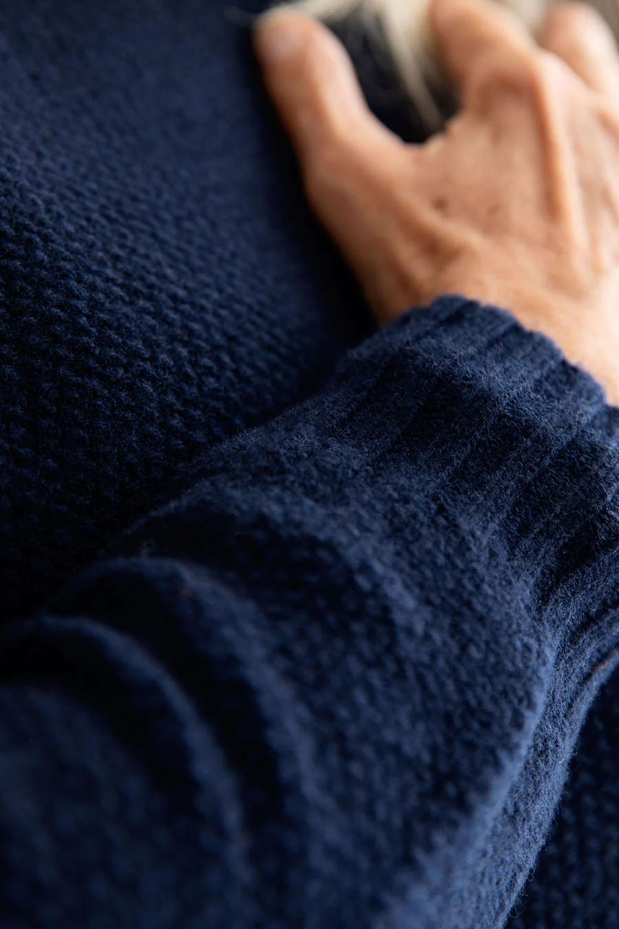 Womens Geelong Superfine Lambswool Moss Stitch Jumper - Navy - Image 3